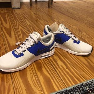 Brand New Nike Airmax sz 9